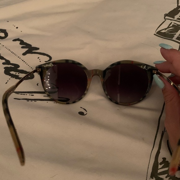 BURBERRY Women’s Sunglasses - Picture 13 of 15